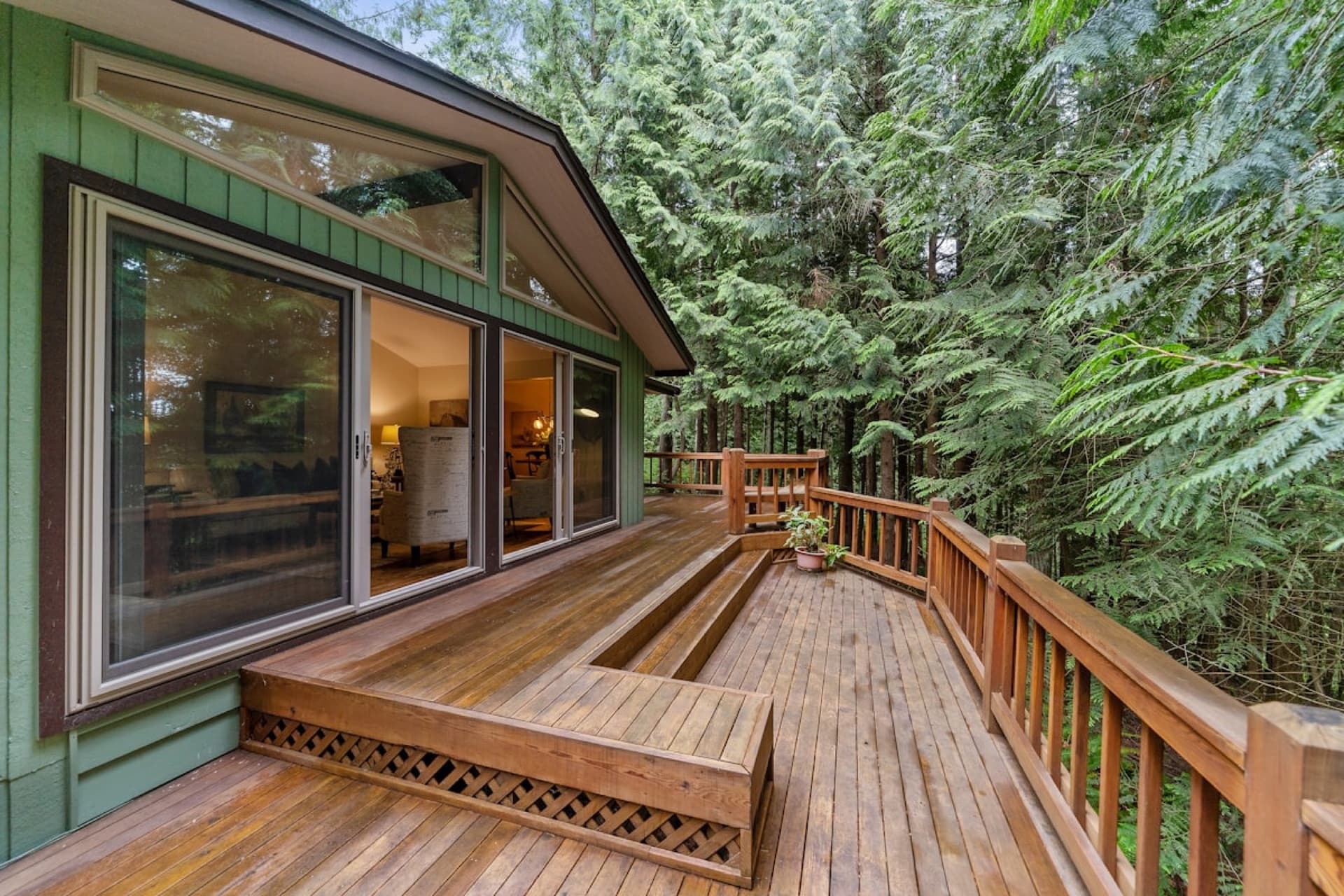 Covered Deck & Outdoor Living